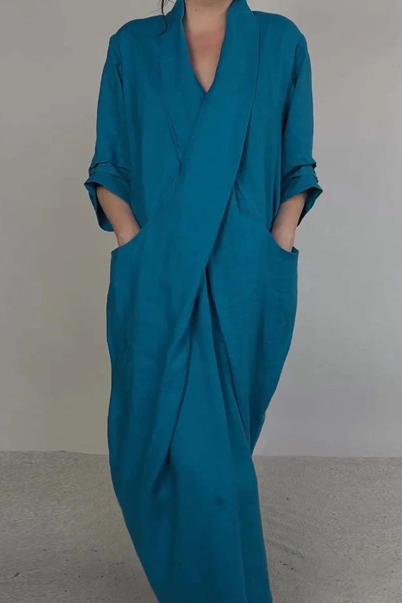 Lang ensfarvet kjole med V-hals og lommer til kvinder | Ideel til daglig brug