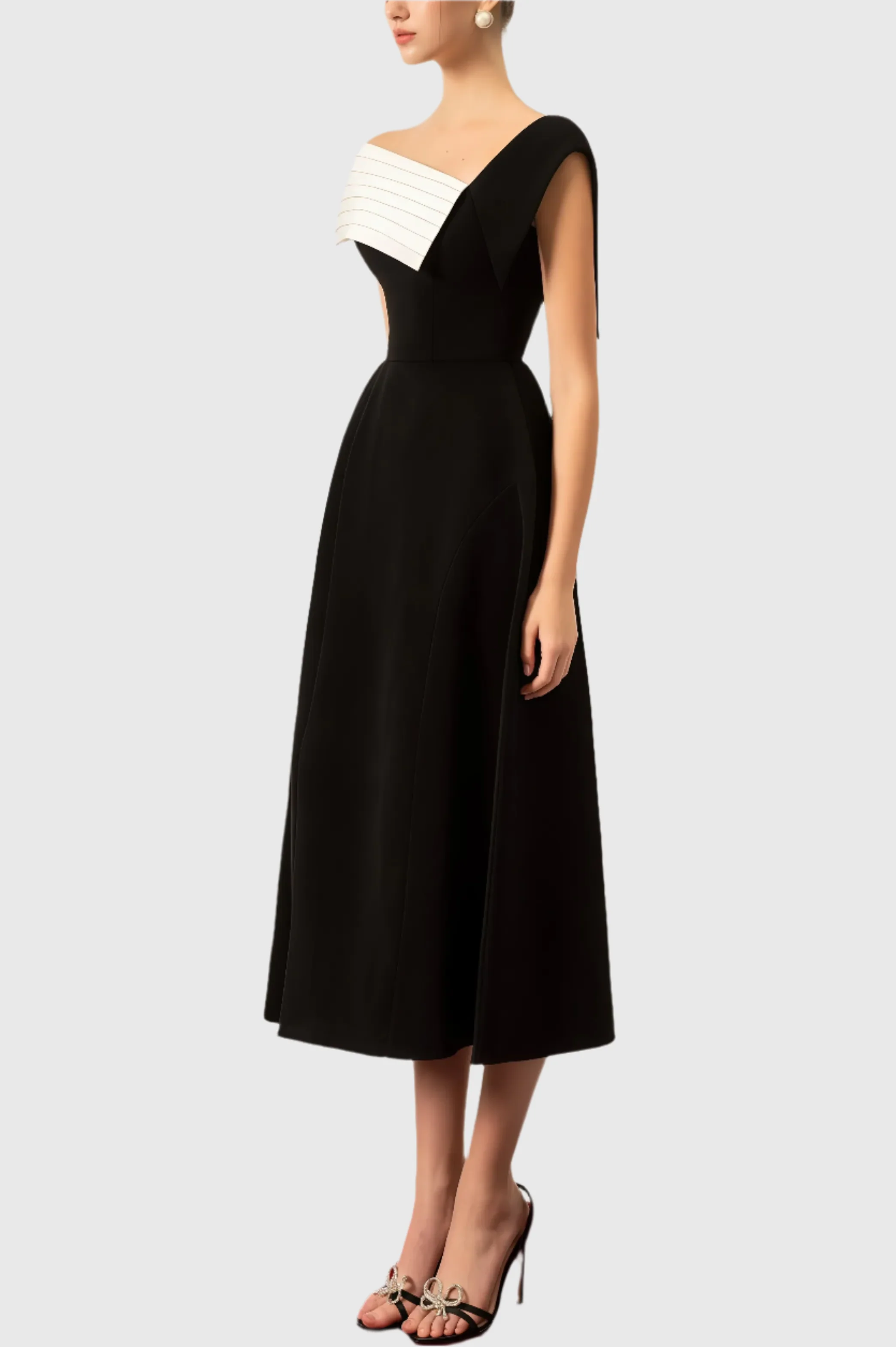 Midi Asymmetrisk Kjole med Plisseret Udkant til Kvinder | Ideel til Formelle Begivenheder